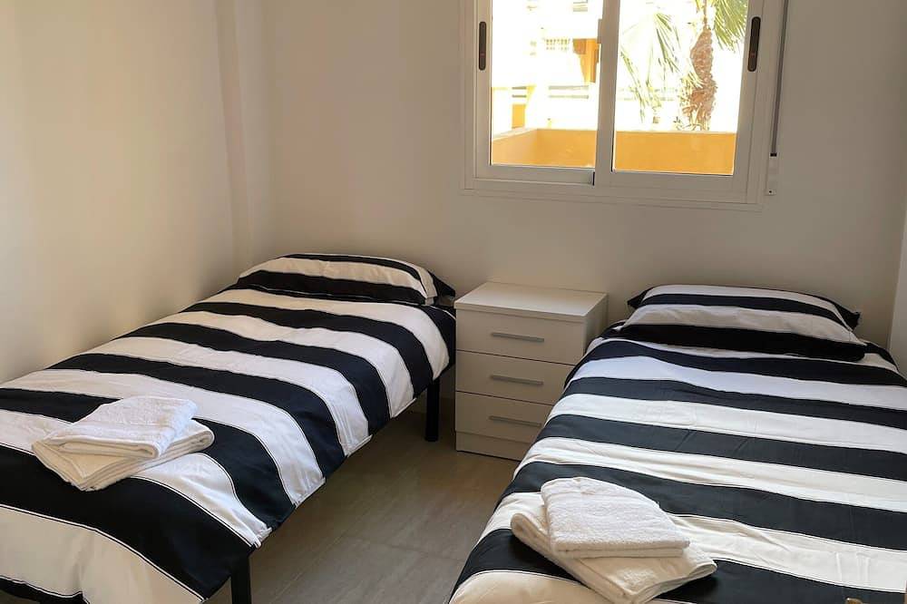 Ganze Wohnung, A stunning 2 bedroom apartment 5 min walk to the beautiful beaches of Vera Playa in Playas de Vera, Vera