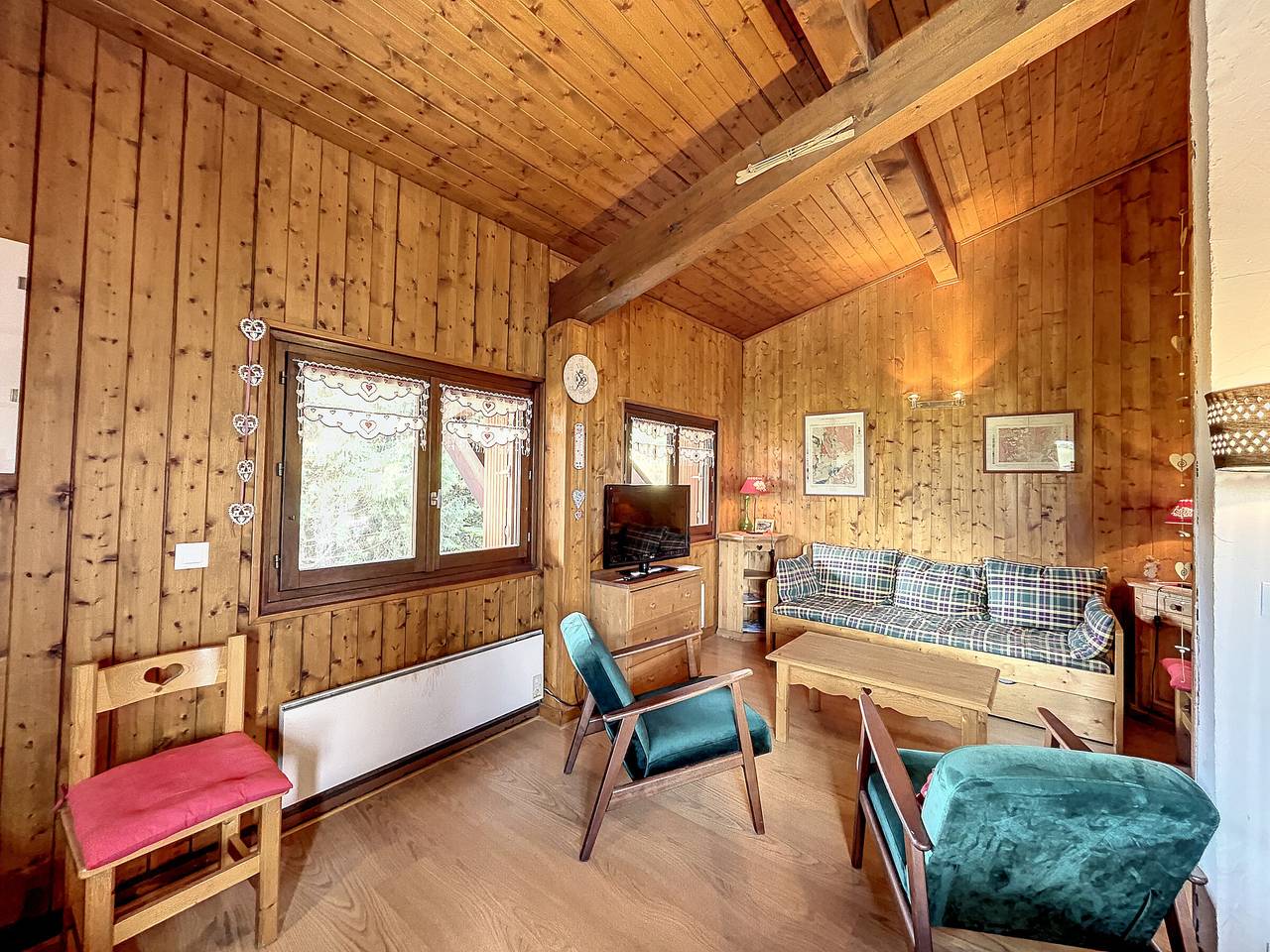 Appartement entier, Appartement cosy à Combloux avec parking et cheminée in Combloux, Pays du Mont-Blanc