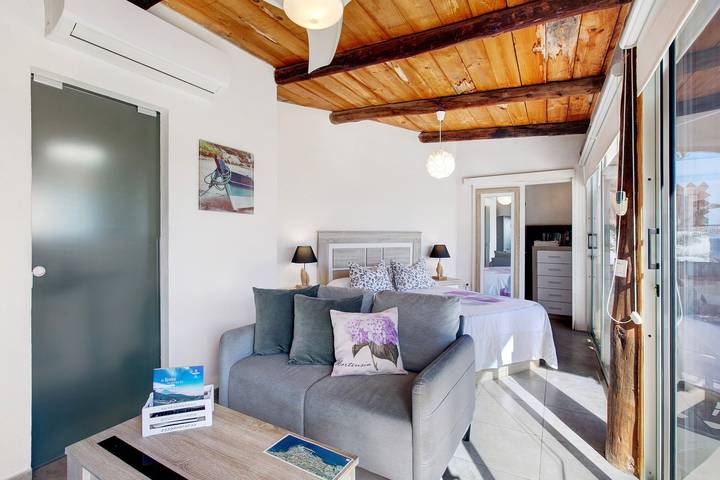 Apartamento entero, Casa de vacaciones 'La Terraza Del Mar' con vistas al mar, terraza y Wi-Fi in Costanera, Costa este de Tenerife