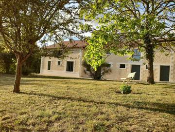 Gîte pour 15 personnes, avec jardin à Lhommaizé