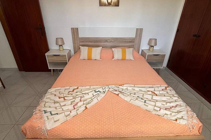 Apartamento entero, Apartamento T1 (B) junto a la playa para vacaciones in Carvoeiro, Distrito de Faro