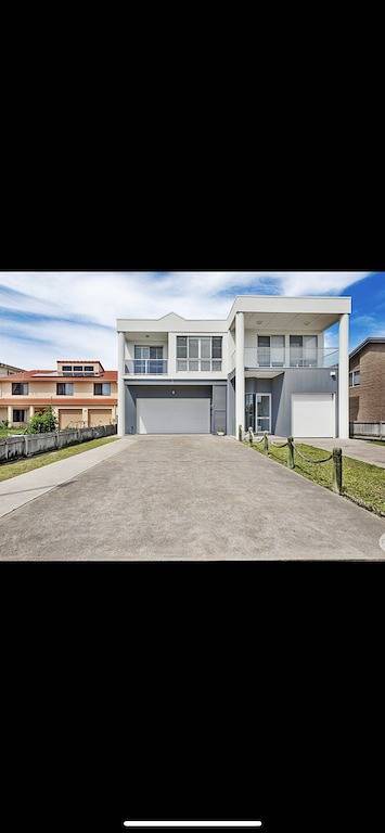 Holiday home for 12 people, with garden and balcony in Anna Bay