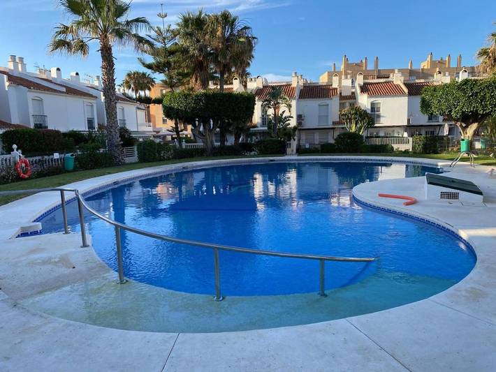 Chalet pour 10 personnes, avec jardin ainsi que vue et piscine, animaux acceptés à Malaga - 2