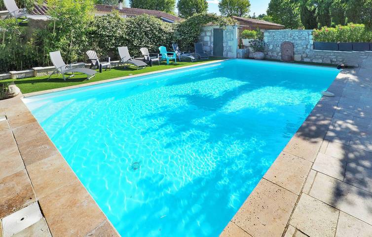 Charmante 100m² Wohnung | A/C, Pool, Parkplatz | 800m zu Eyragues in Eyragues, Arles und Umgebung