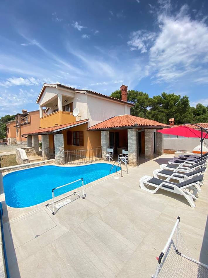Ferienhaus für 6 Personen, mit Pool und Terrasse, mit Haustier in Medulin