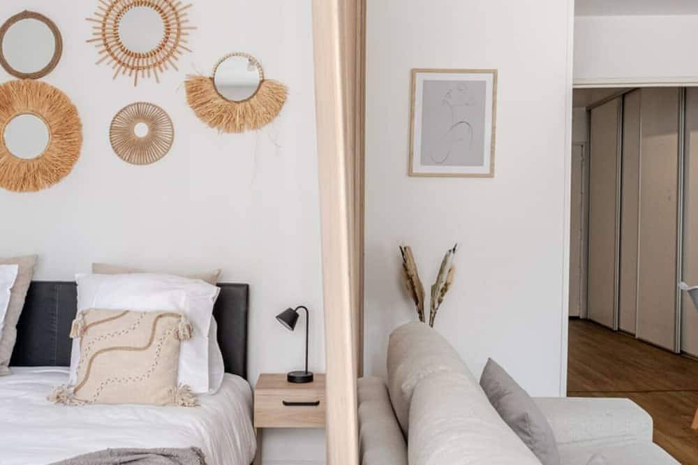 Entire apartment, Apartment Bonaparte Spa & terrace in Évry-Courcouronnes, Essonne