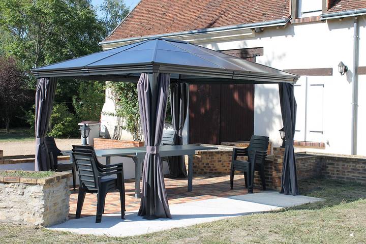 Gîte pour 12 personnes, avec jardin et terrasse