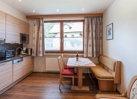 Ferienwohnung für 4 Personen, mit Whirlpool und Terrasse sowie Sauna und Ausblick in Ehrwald - 2