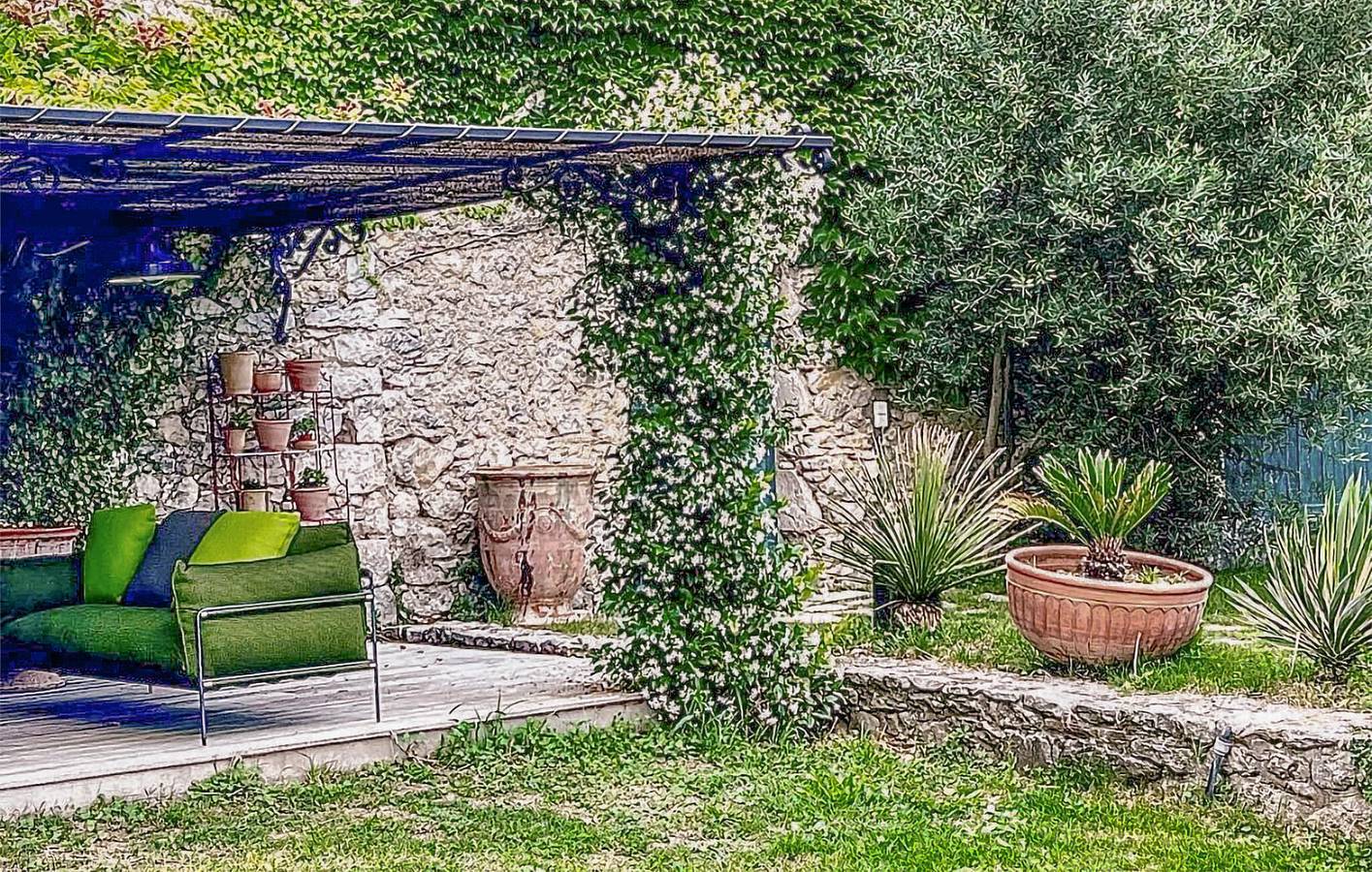 Appartement confortable 2BR avec piscine et parking, Lussan - 2.5km in Lussan, Région de Nîmes