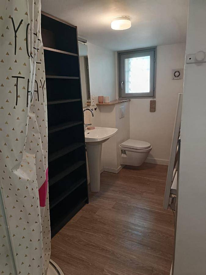 Gîte pour 2 personnes, avec jardin ainsi que piscine et vue à Nîmes - 4