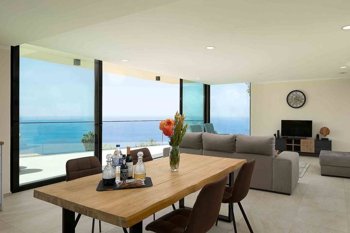 Bungalow für 8 Personen, mit Ausblick und Garten sowie Pool auf Madeira - 2