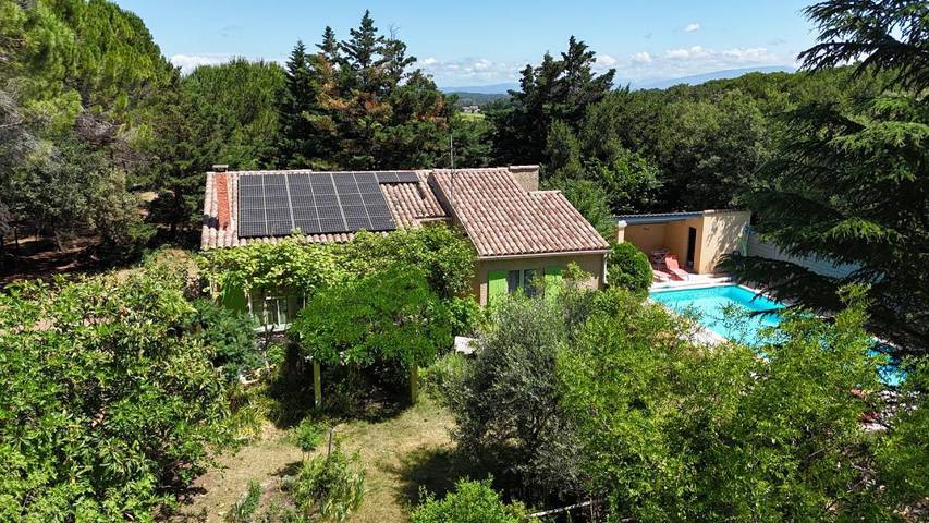 Location de vacances pour 6 personnes, avec Terrasse et Jardin ainsi que Piscine et Vue à Mondragon - 2