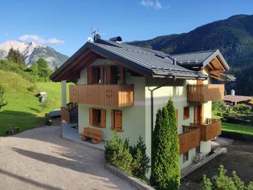 Gîte pour 2 personnes, avec jardin ainsi que vue et terrasse à Auronzo di Cadore