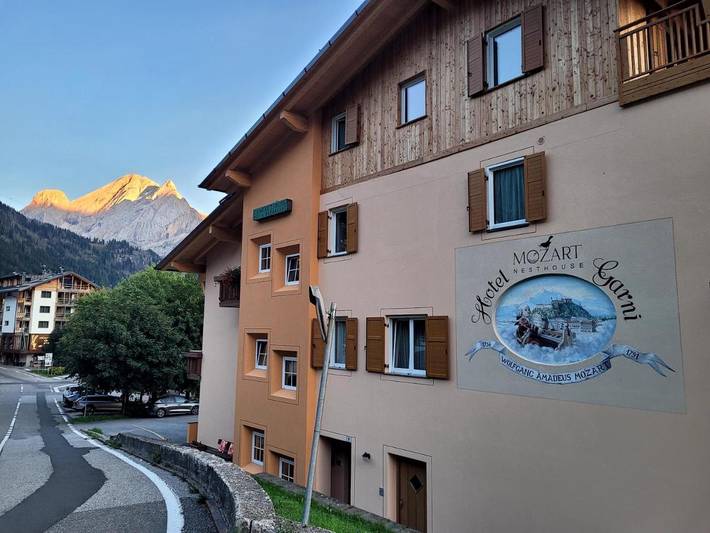Maison d’hôte pour 2 personnes, avec balcon et vue à Canazei
