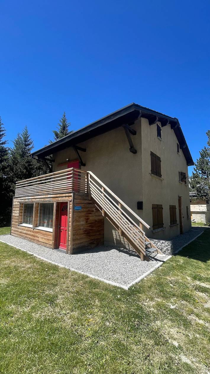 Chalet pour 8 personnes, avec balcon et jardin à Matemale