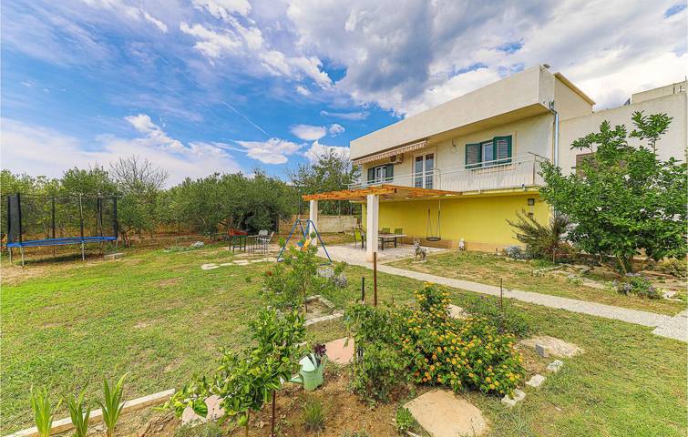 Ferienhaus für 5 Personen, mit Terrasse in Kastel Gomilica