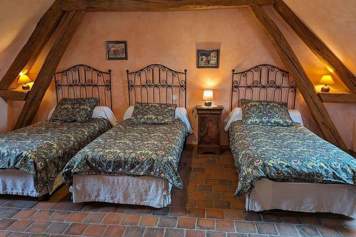 Gîte pour 5 personnes, avec terrasse dans Lorcy - 4