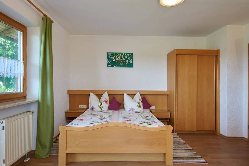 Ganze Wohnung, Appartement Apfelblüte, 31 qm, 1. Obergschoss, kombinierter Wohn-Schlafraum in Höslwang, Chiemsee