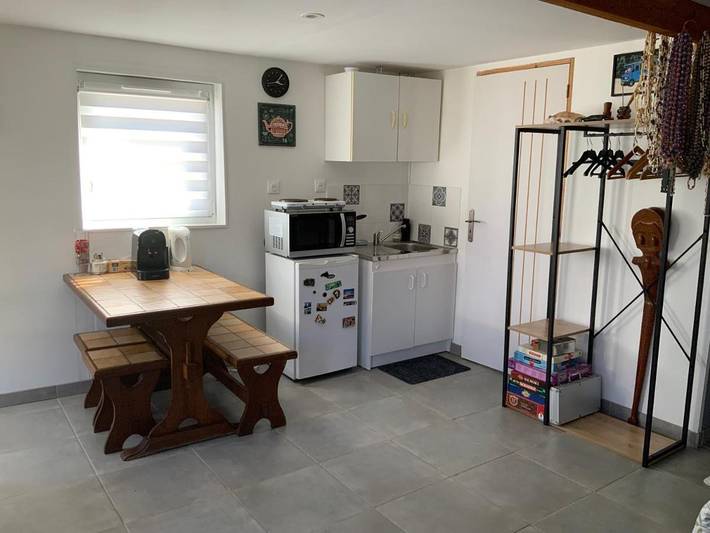 Gîte pour 2 personnes, avec terrasse ainsi que piscine et jardin à La Chaussée-Saint-Victor - 4