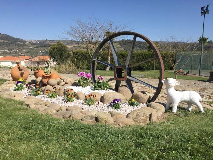 Location de vacances pour 3 personnes, avec Terrasse ainsi que Jardin et Piscine dans Tarouca - 4