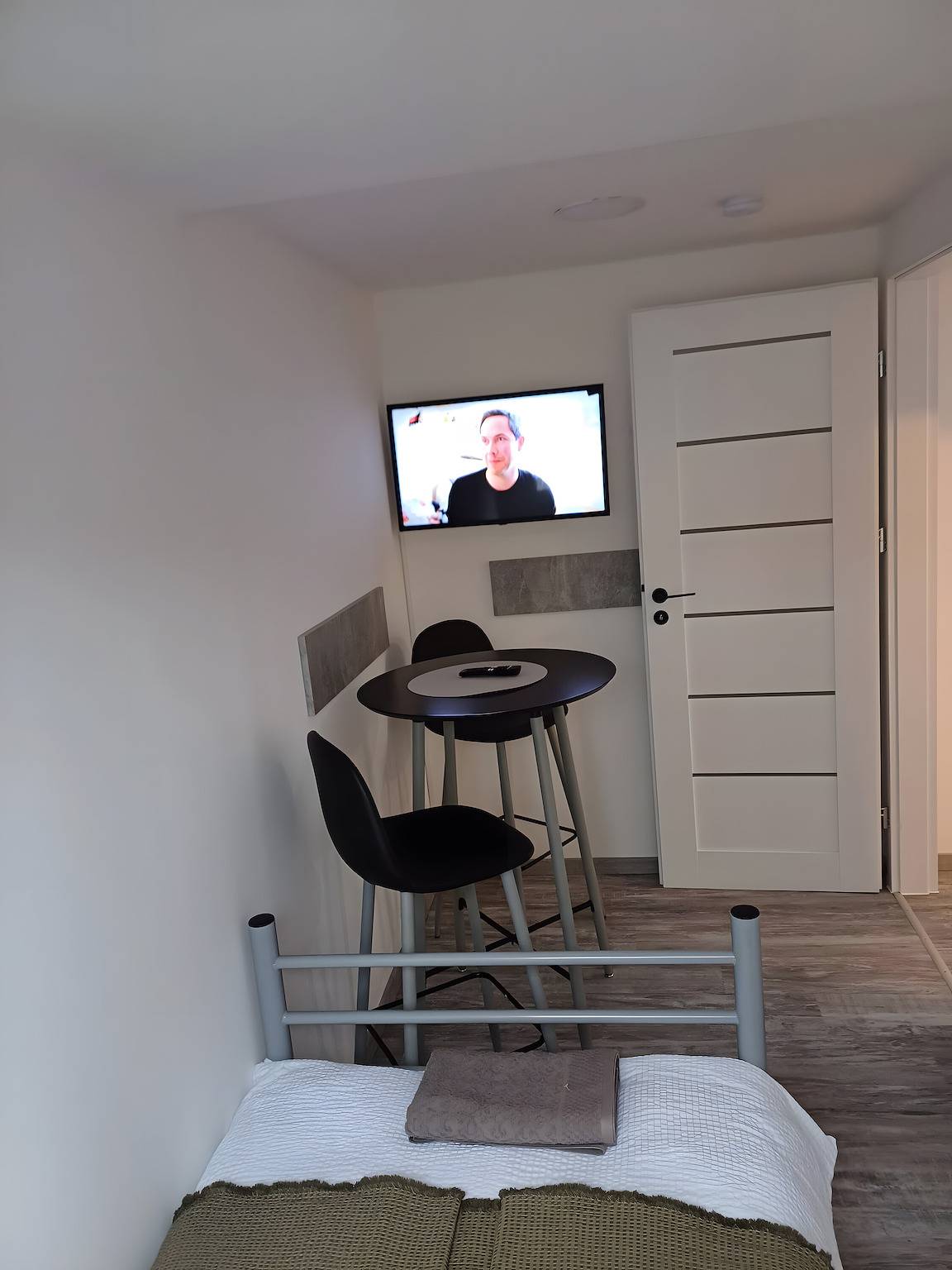 Ganze Wohnung, Apartment 'Ferienwohnung Sredniq' mit Gemeinschaftsterrasse und Wlan in Gera, Ostthüringen