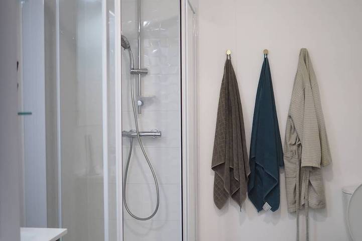 Ganze Wohnung, Large studio with direct access to Paris in Noisy-le-Sec, Seine-Saint-Denis