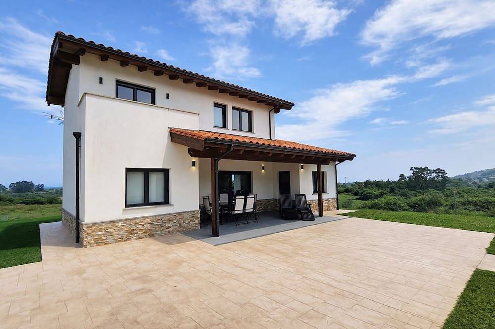 House Llanes Garden and Views - Villa Mar y Cuera in Llanes, Costa Verde (Spain)