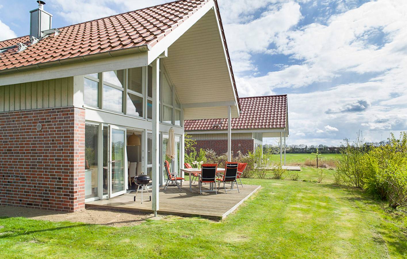 Modernes Strandapartment mit Terrasse und Parkplatz in Röbel, Müritz
