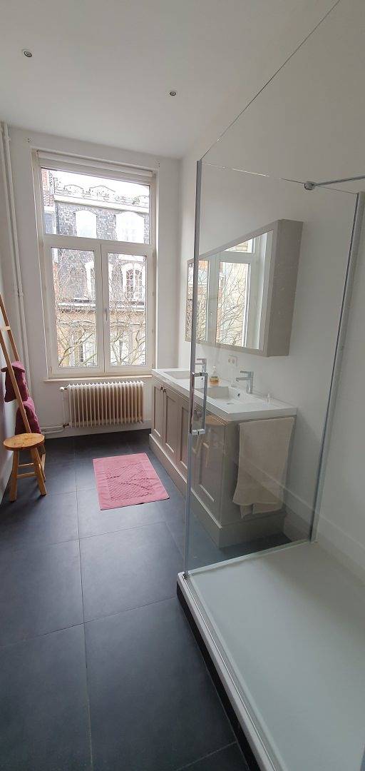 Chambre d'hôtes 25 m² dans belle maison Bruxelloise - Chambre in Saint-Gilles (Belgique), Flandre