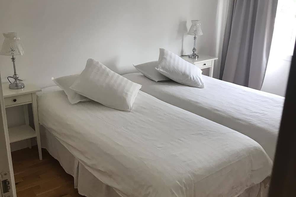 Ganze Wohnung, Neben den Freibädern von Malen und dem Meer wohnen Sie in einem eigenen Stadthaus in Båstad in Bastad, Bjärehalvön