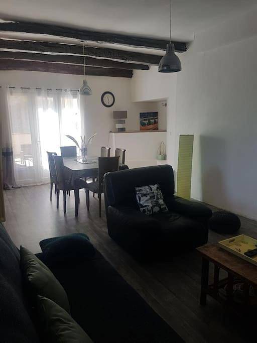 Location de vacances pour 6 personnes, avec vue et terrasse à Bosmie-l'Aiguille