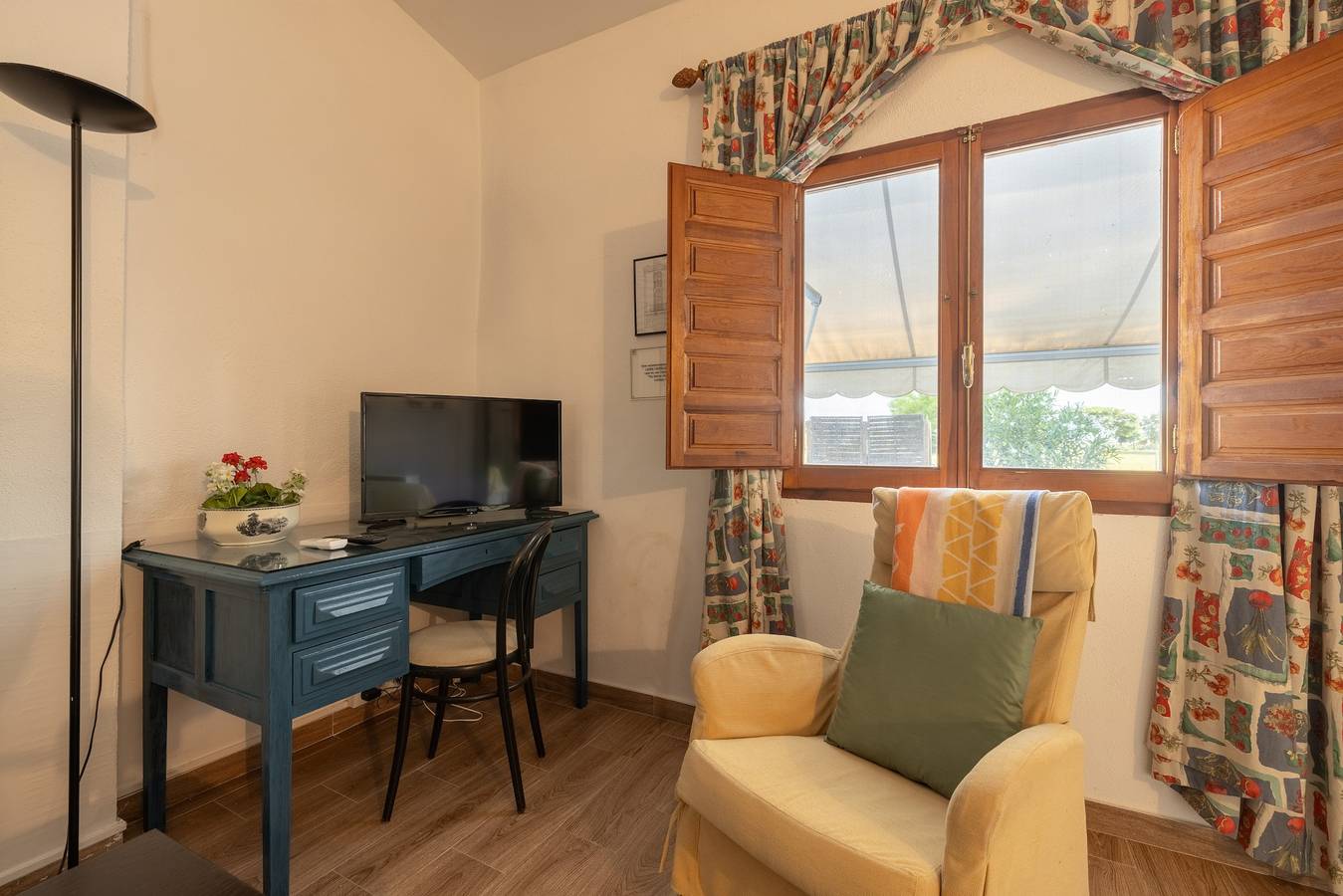 Ganzes Studio, Studio-Apartment 'Estudio La Cochera' mit Gemeinschaftspool, Wlan und Klimaanlage. in La Cava, Terres de l'Ebre