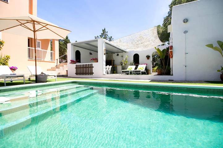 Ferienhaus für 6 Personen, mit Balkon und Terrasse sowie Garten