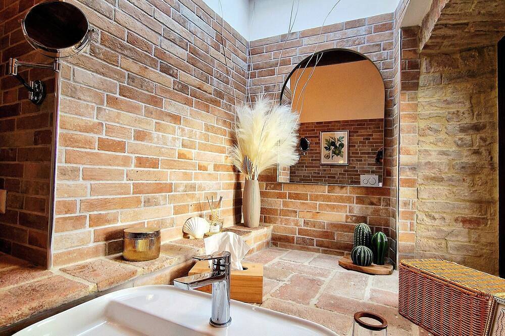 Geheel appartement, Tower of Time. Period residence in a tower from the 1400s. Nature, quiet and art in Torgiano, Provincie Perugia