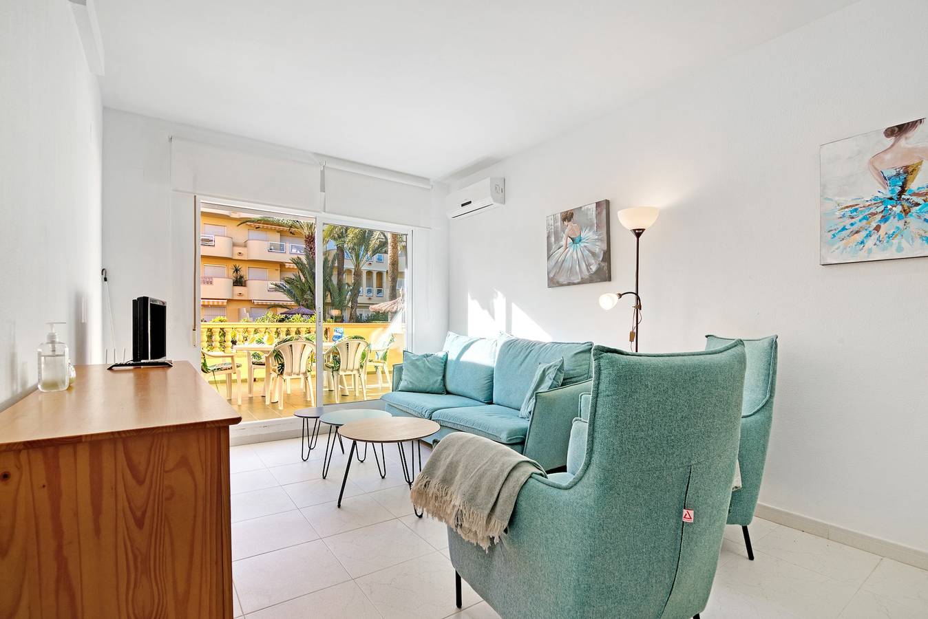 Entire apartment, Apartment "Brisas C2" with Shared Pool & Wi-Fi in Las Marinas, Dénia