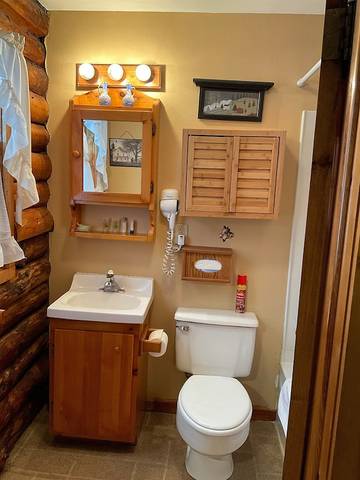 Log Cabin for 6 Guests in Vermont, USA, Picture 3