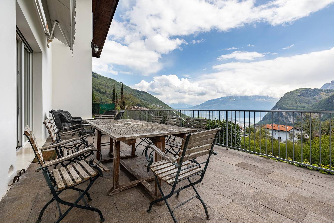 Villa "Tanas" con vista lago, piscina privata e Wi-Fi in Villa del Monte, Tenno
