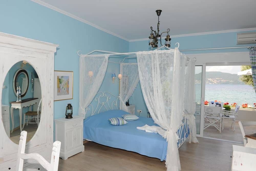 Luxurius boutique hotel with direct access to the sea in Katouna, Griechenland