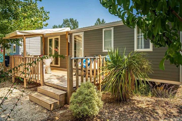 Camping voor 6 personen, met kinderzwembad en zwembad in Sérignan