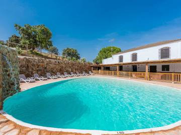 Casa rural para 22 personas, con piscina, Se admiten mascotas en Campiña de Morón y Marchena