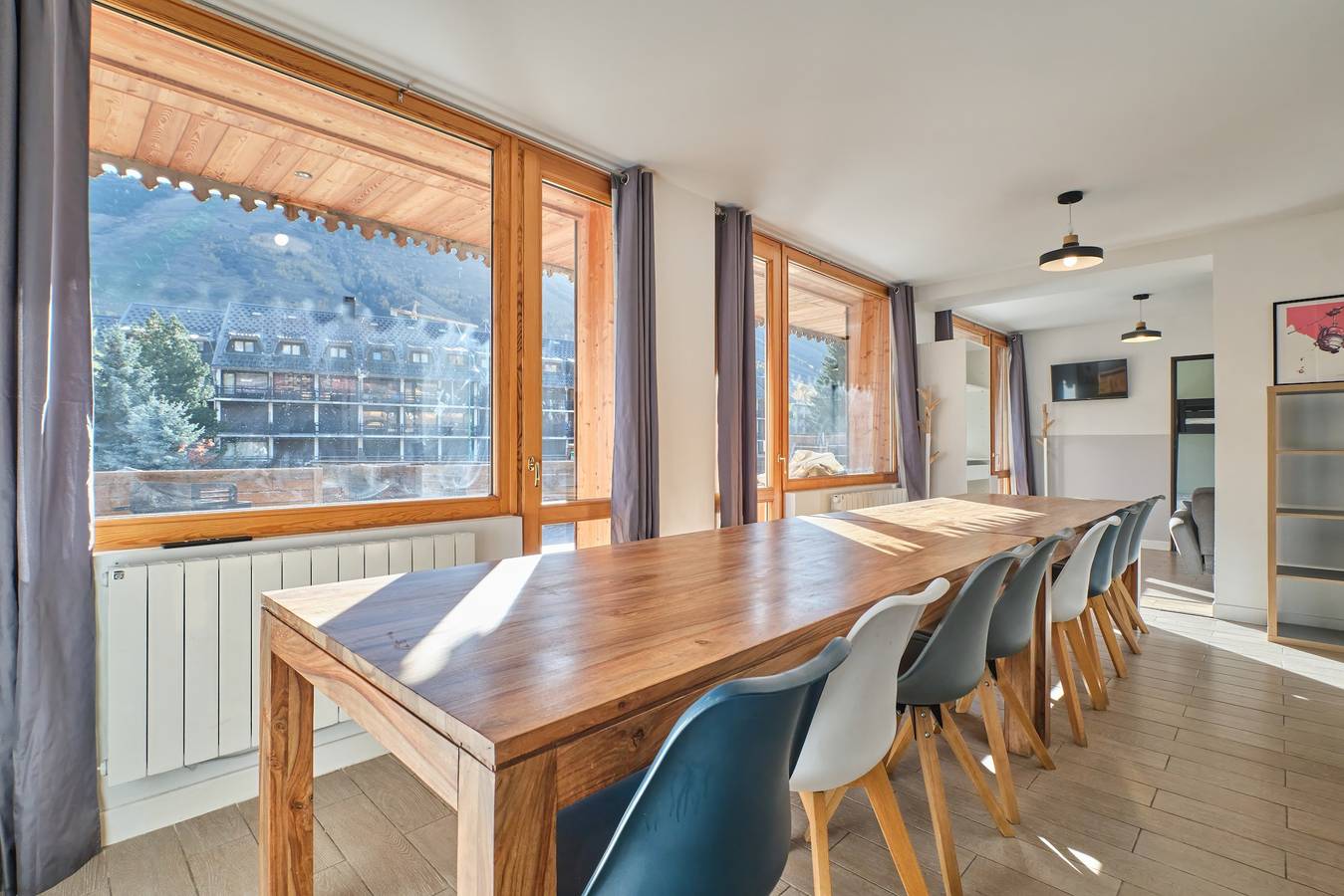 Appartement entier, Appartement 'Marmotte 10 -103' avec vue sur la montagne et terrasse privée in Mont-de-Lans, Les Deux Alpes