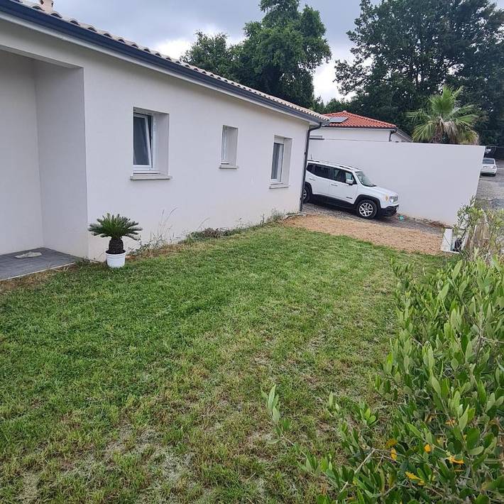 Location de vacances pour 8 personnes, avec terrasse et jardin à Artigues-près-Bordeaux