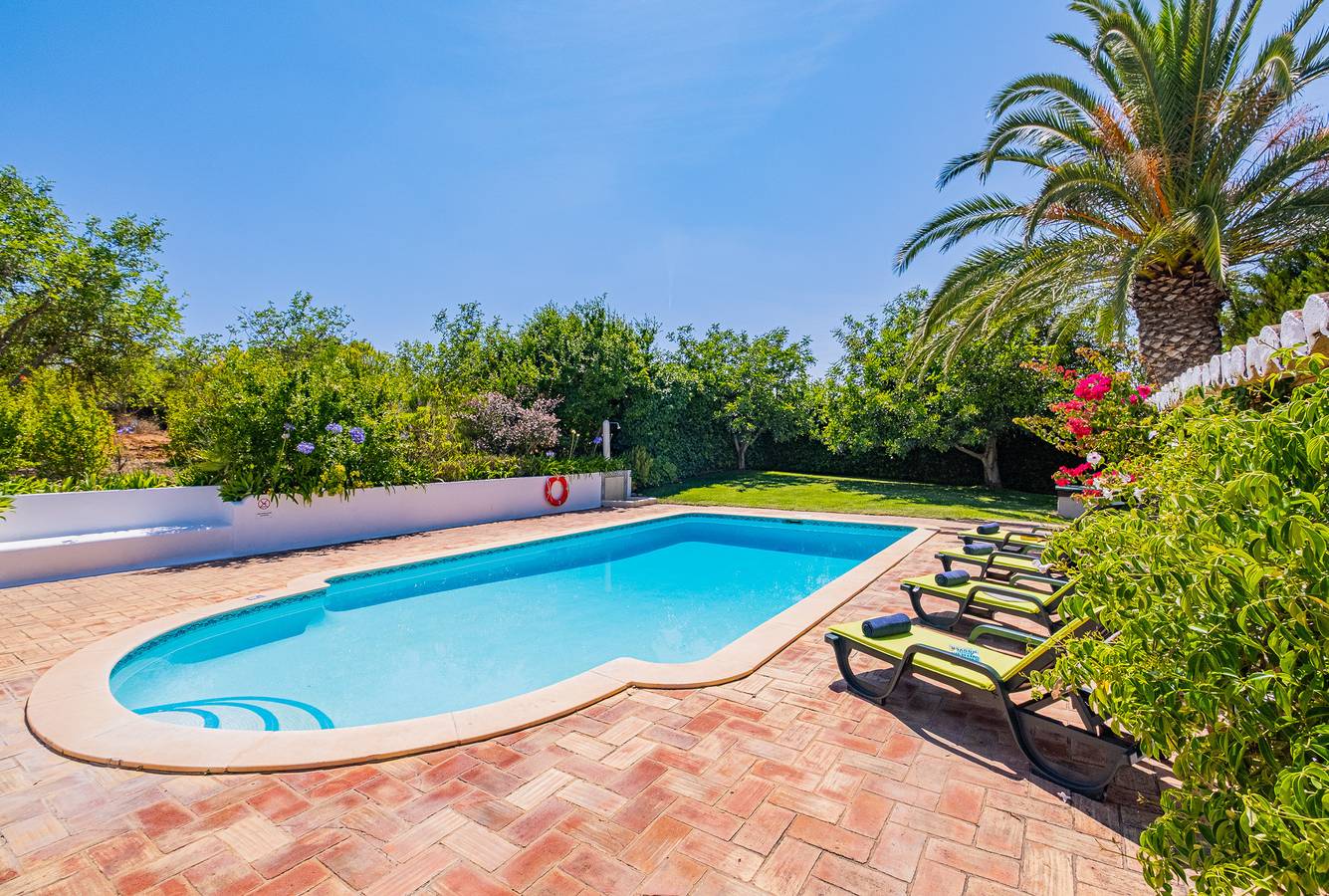 Villa Alice in Guia, Faro District