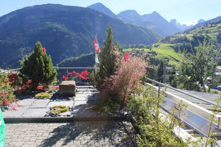Ferienwohnung für 4 Personen, mit Ausblick und Garten in Disentis