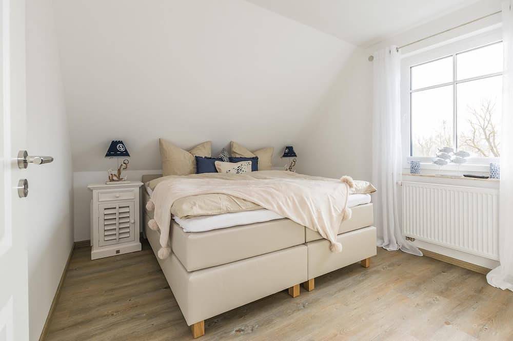 Geräumiges Ferienhaus Bresewitz mit Garten und Kamin für Familien und Gruppen in Bresewitz, Pruchten