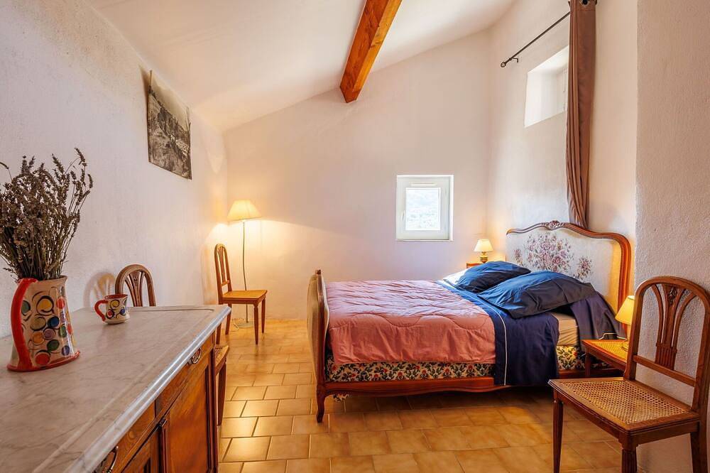 Wonderful  villa for 6 people with Wifi, Tv, terrace, pets allowed and parking in Saint-Jean-du-Gard, Cévennes
