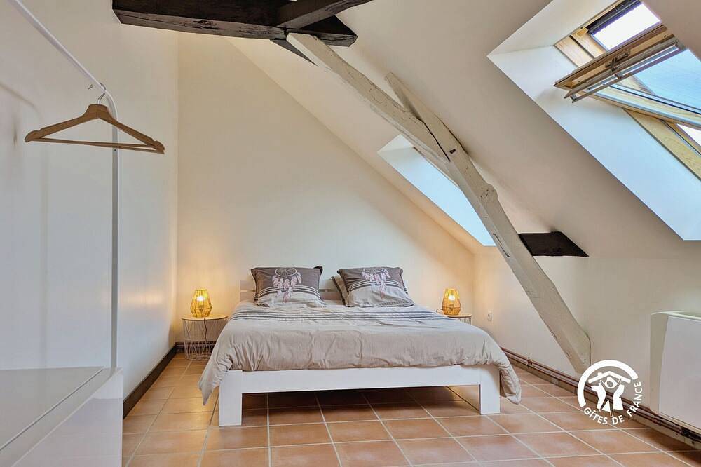 Appartement entier, Gîte rénové moderne avec jardin immense et wifi, idéal pour famille ou professionnels in Saint-Jean-sur-Mayenne, Mayenne