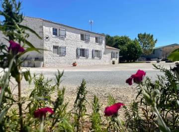 Gîte pour 6 personnes, avec terrasse en Charente-Maritime
