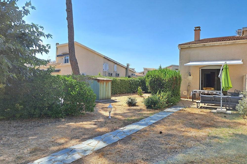 Entire apartment, Mini Villa Avec Jardin à 50 m Plage in Borgo, Bastia region