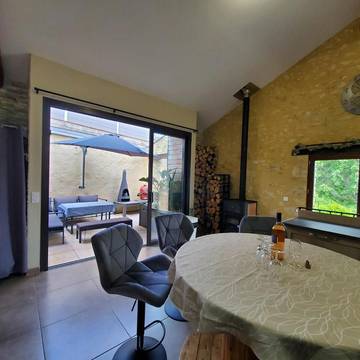 Gîte pour 6 personnes, avec vue et terrasse, animaux acceptés à Laurens